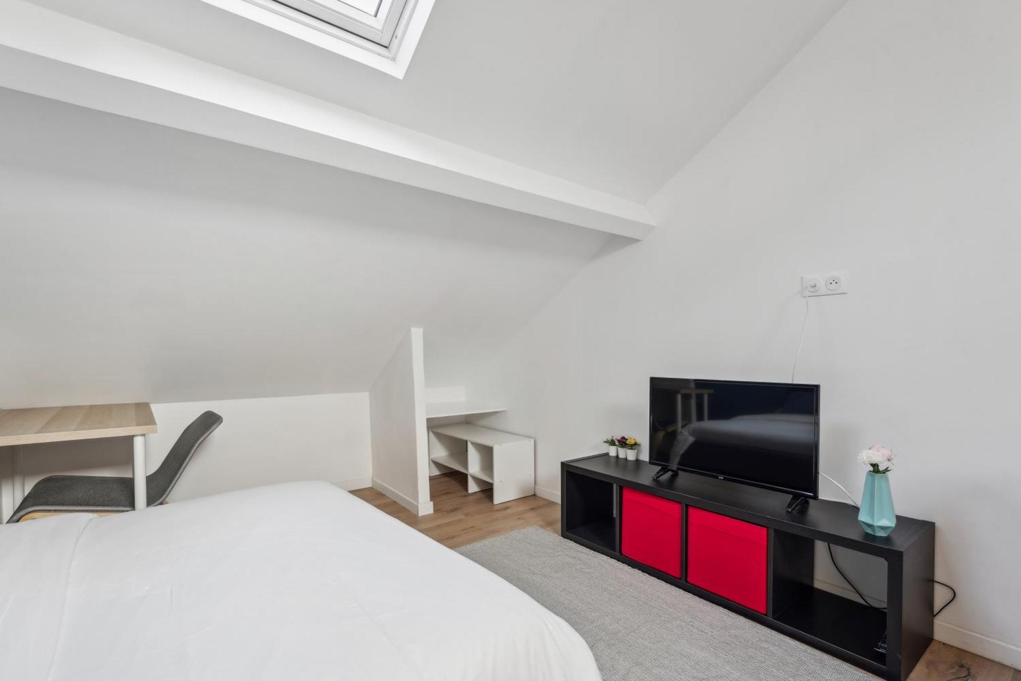 Budget Appart Avec Parking Au Centre-Ville Charleville-Mezieres Exterior photo
